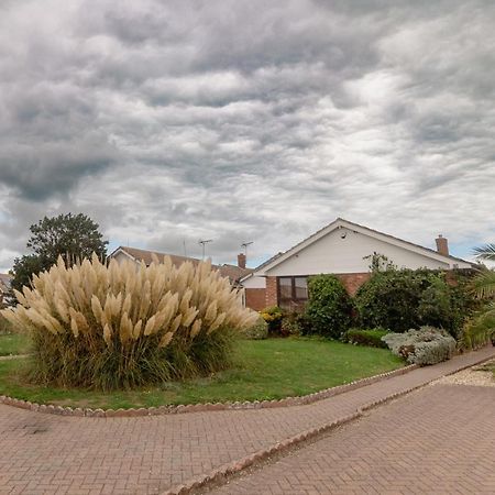 Palm Bay'S Luxury Bungalow - Self Check In & Parking Vila Margate Exterior foto