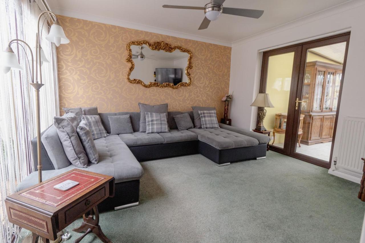 Palm Bay'S Luxury Bungalow - Self Check In & Parking Vila Margate Exterior foto