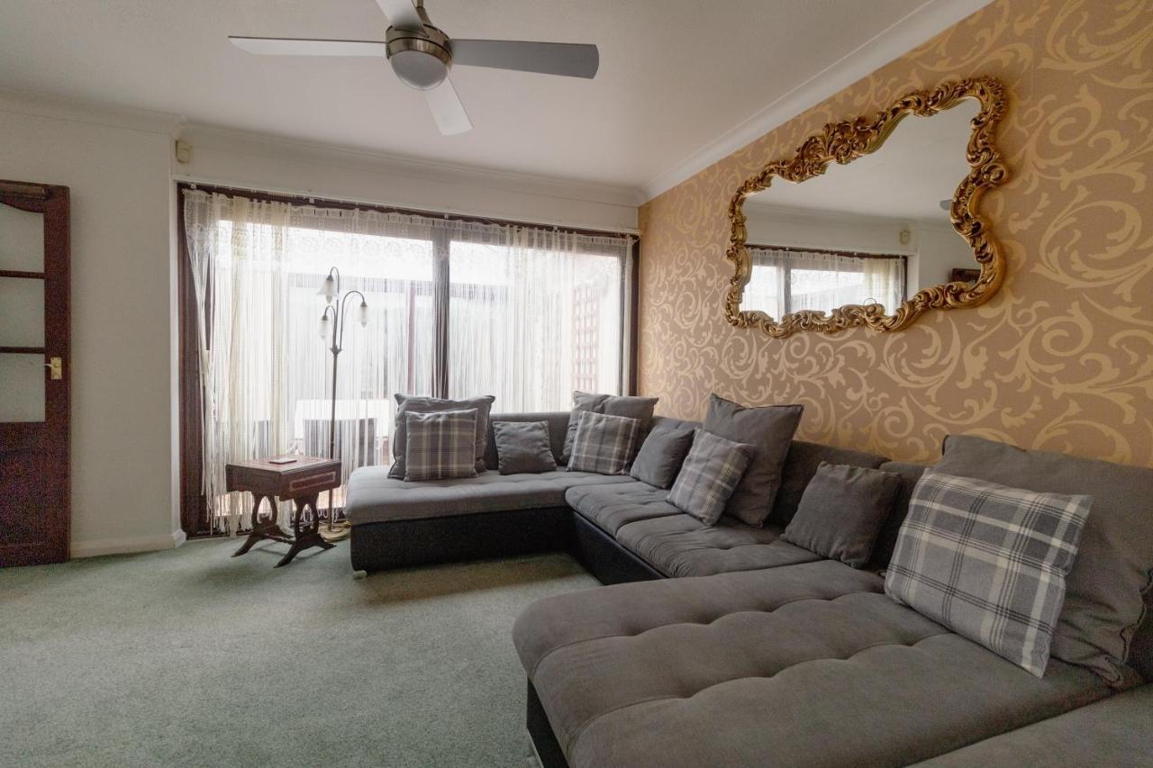 Palm Bay'S Luxury Bungalow - Self Check In & Parking Vila Margate Exterior foto