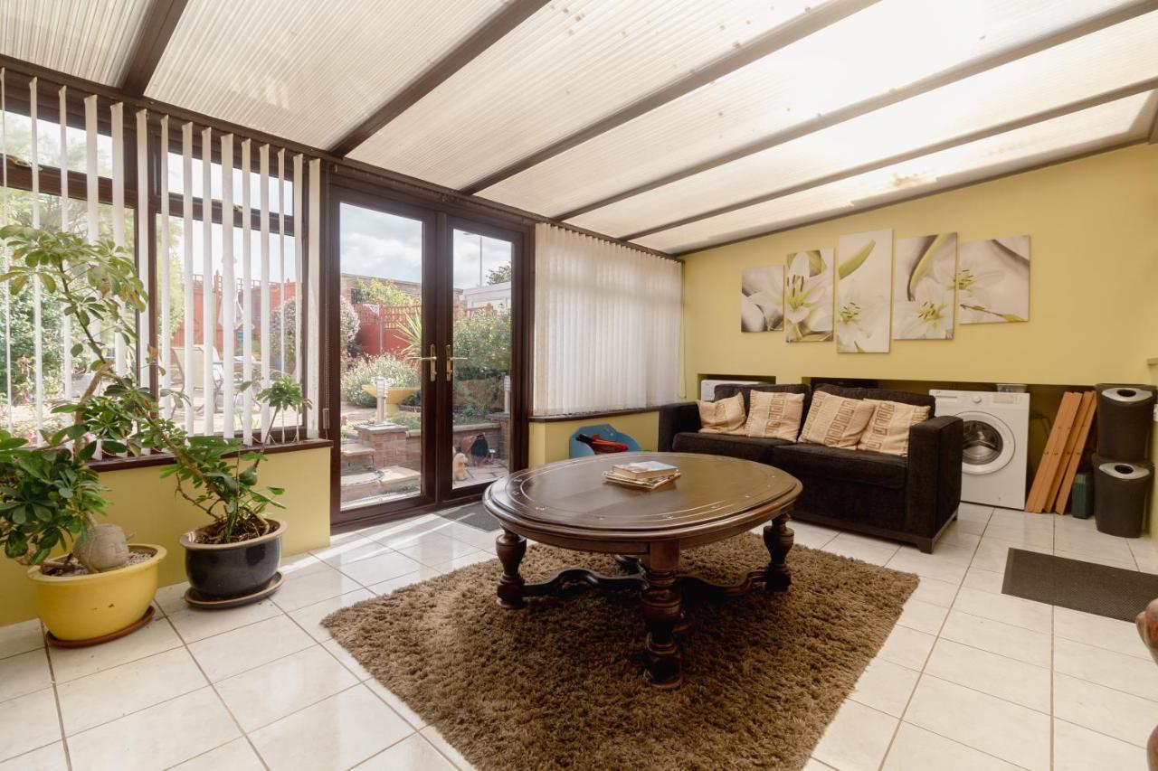 Palm Bay'S Luxury Bungalow - Self Check In & Parking Vila Margate Exterior foto